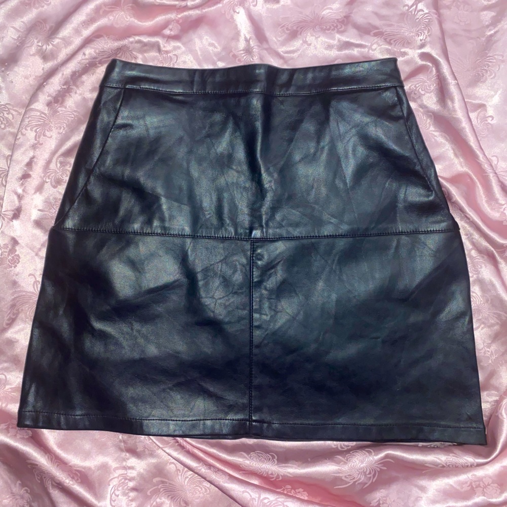 Faux Leather Skirt | M (Runs small)